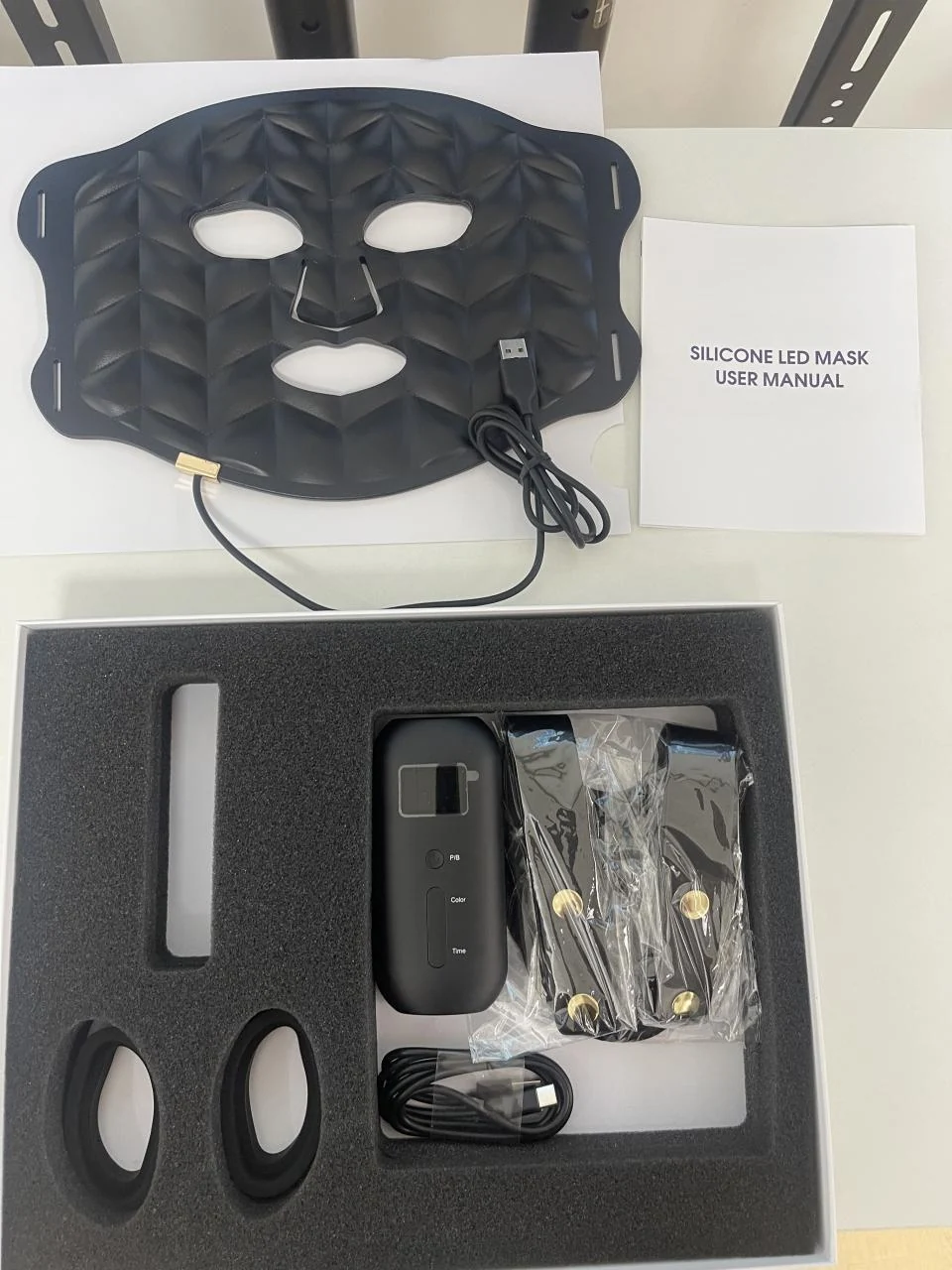 MASK-07 — LED Face Mask
