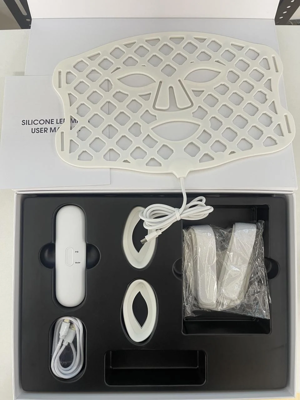 MASK-08 — LED Face Mask